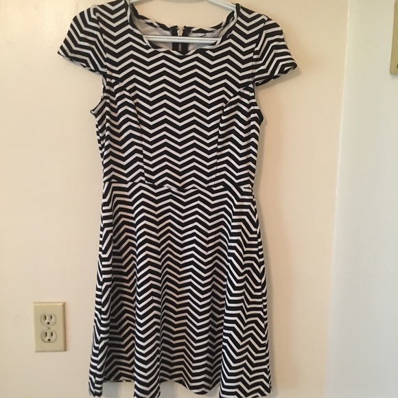 Speechless | Mini Dress - Picture 2 of 6